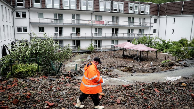 Almanya'daki sel felaketinde hayatını kaybedenlerin sayısı 33 oldu