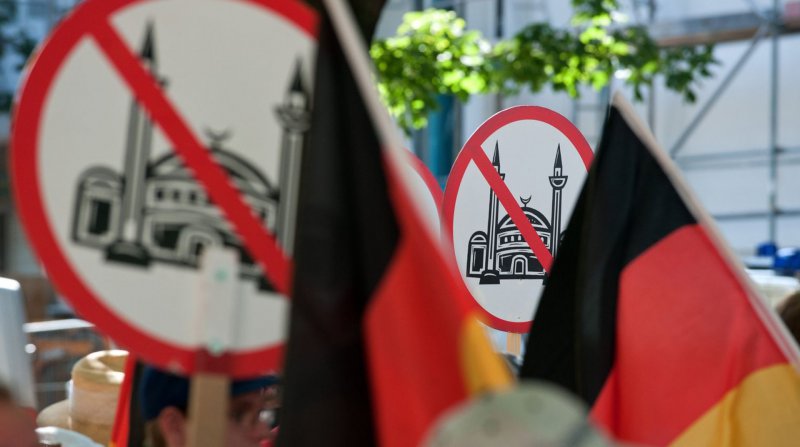 Almanya'da 'Müslümanlara karşı ırkçılık' Meclis gündeminde