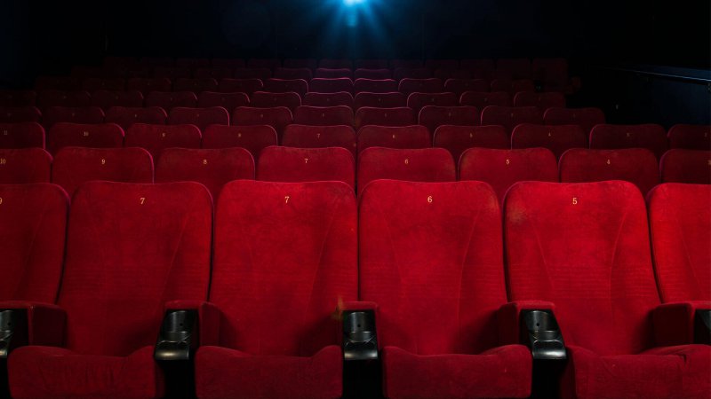 Sinema seyircisi yüzde 70, tiyatro seyircisi yüzde 43 azaldı