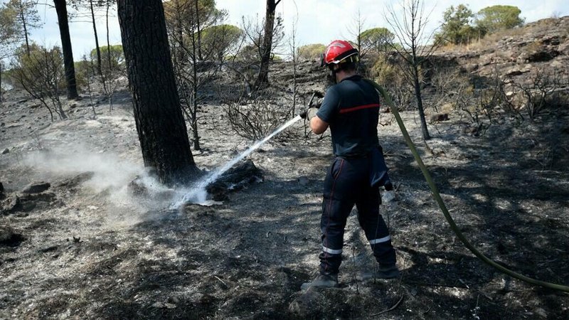 Fransa'nın Var bölgesindeki yangın 11 gün sonra söndürülebildi