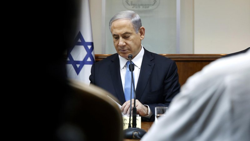 İsrail'in siyasi çıkmazı sürerken Başbakan Netanyahu yolsuzluk davasında hakim karşısına çıktı