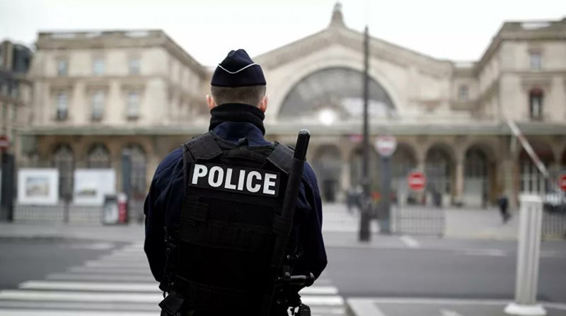 Fransa'da polise Müslümanları fişleme izni verildi