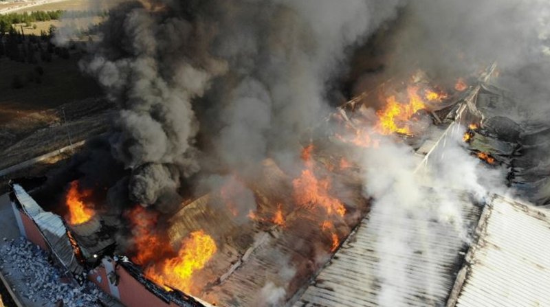 Harran Üniversitesi'nin kampüsünde yangın: TOMA'lar da müdahale ediyor