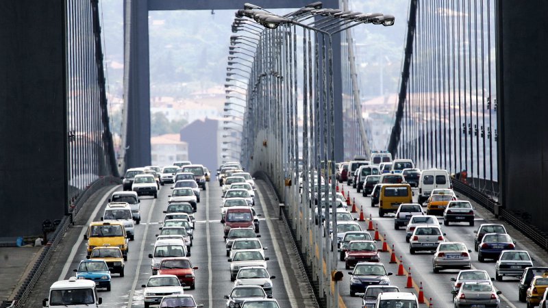 İstanbul'da trafik yoğunluğu, 18.00 itibarıyla yüzde 76'ya ulaştı