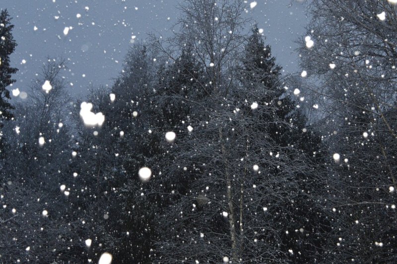 Kar yağan gecelerde neden gökyüzü daha aydınlık olur?