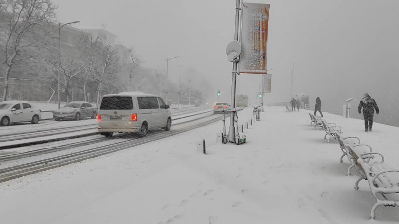 Meteoroloji'den yeni uyarı: İstanbul ve Ankara'da kar yağışı!