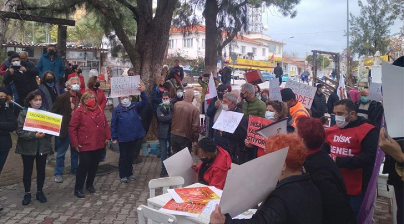 Karaburun’da zamlar protesto edildi: Krizin faturasını ödemek istemiyoruz