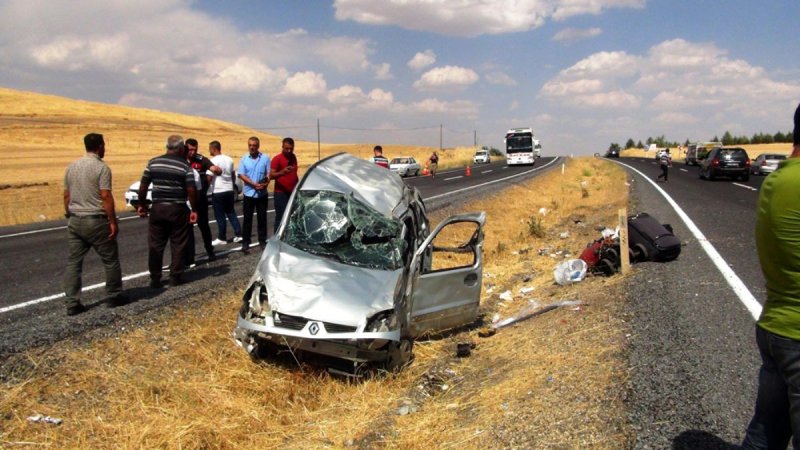 Diyarbakır Silvan'da korkunç kaza! 2'si çocuk 5 kişi öldü, 3 kişi yaralandı.