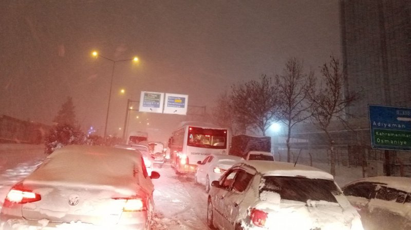 Boru hattındaki patlama Gaziantep-Kahramanmaraş arasındaki ulaşımı durdurdu