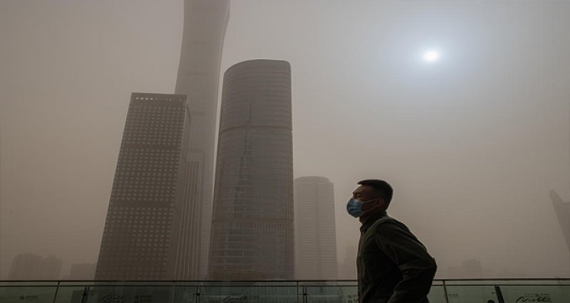 Pekin'i kum fırtınası vurdu