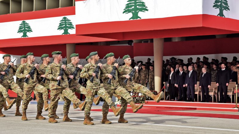 Lübnan ordusu ABD’nin hibe ettiği 6 helikopteri teslim aldı