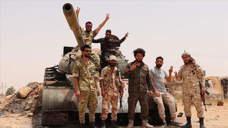 Hafter'e bağlı milisler, Mısrata-Sirte sahil yolunu kapattı