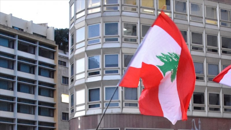 Ekonomik krizin vurduğu Lübnan karanlığa gömüldü
