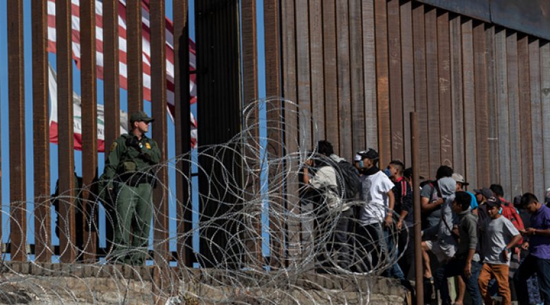 ABD-Meksika sınırında bu yıl içinde gözaltına alınan göçmen sayısı 1 milyonu aştı