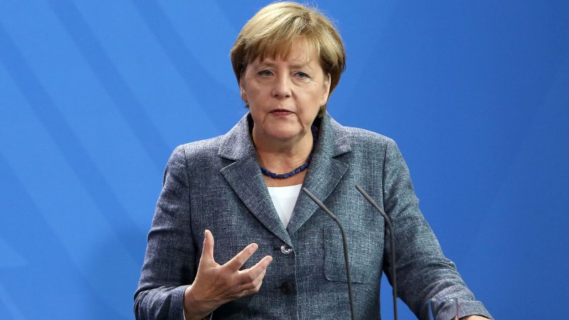 Angela Merkel'den Taliban yorumu: Görüşmeler devam etmeli