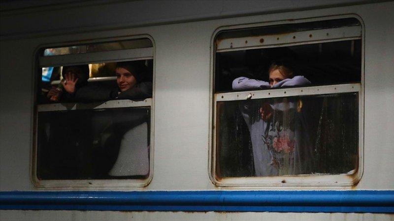 1,2 milyondan fazla mülteci Ukrayna dışına çıktı