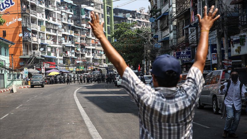Myanmar'daki protestolarda hayatını kaybedenlerin sayısı 7'ye yükseldi