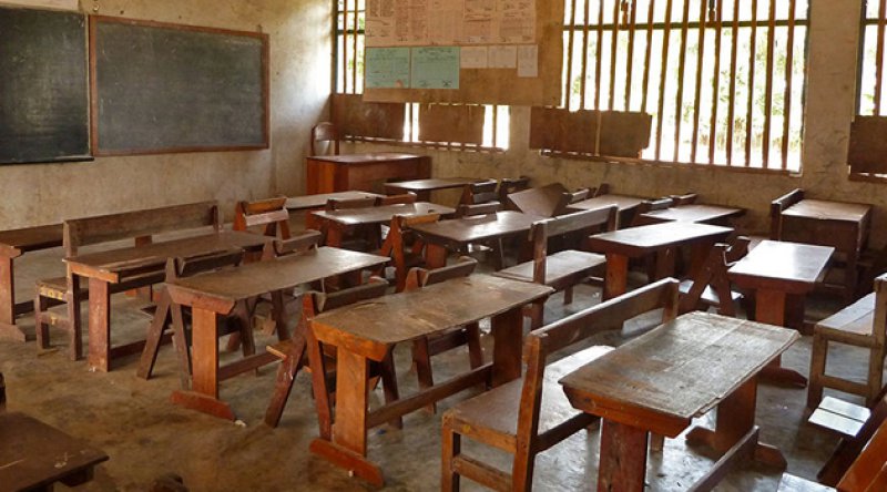 Nijerya'da okula saldırı: 300'den fazla kız öğrenci kaçırıldı
