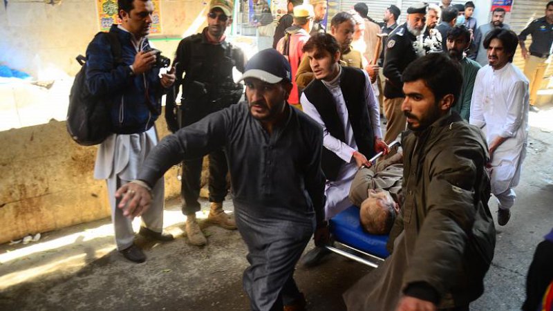 Pakistan'da camiye bombalı saldırı: En az 56 hayatını kaybetti, 65 yaralı