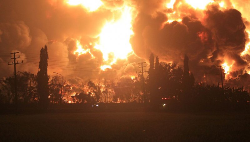 Endonezya’da petrol rafinerisindeki patlamada 20 kişi yaralandı