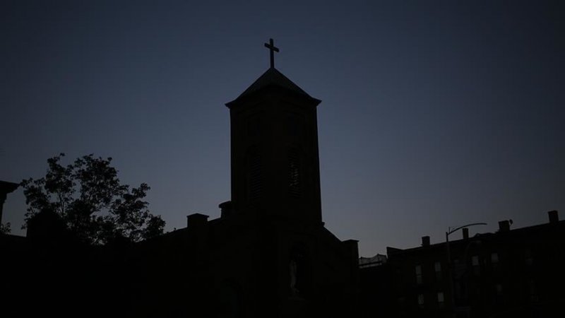Fransa Katolik Kilisesi’nde 216 bin çocuk istismara uğradı