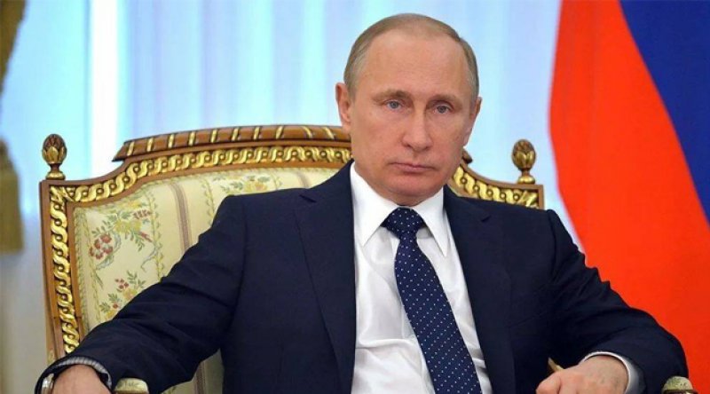 Putin, yabancı turistlerin Rusya vizesi almalarını kolaylaştırdı