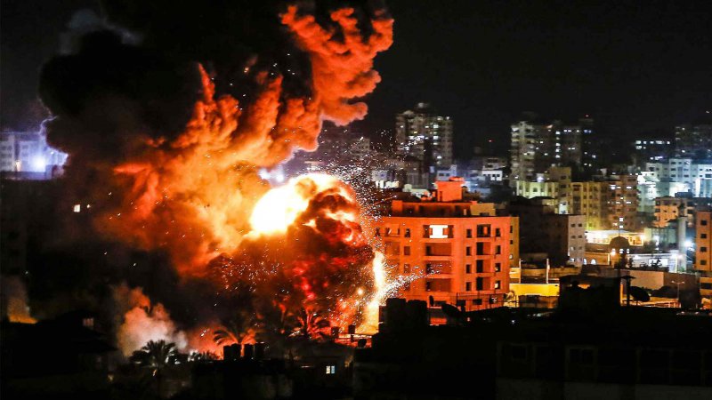 İsrail savaş uçaklarıyla Gazze'ye saldırdı