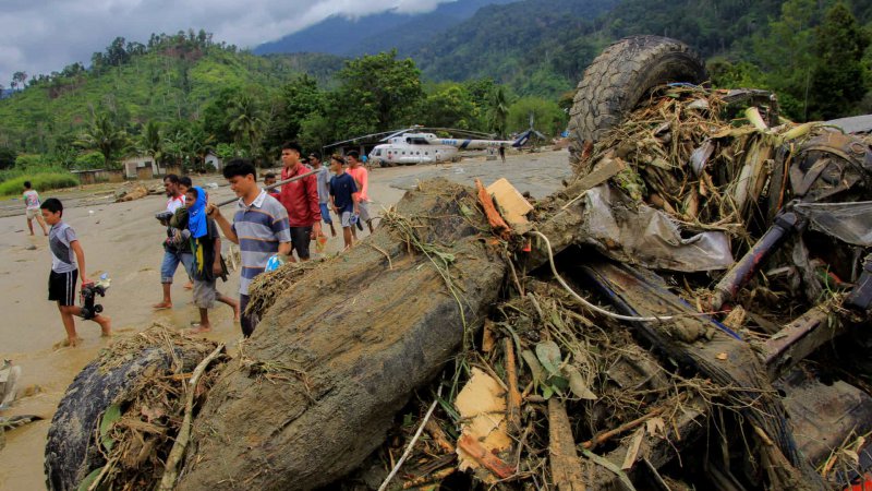 Endonezya'daki sel felaketinde ölü sayısı 55'e yükseldi