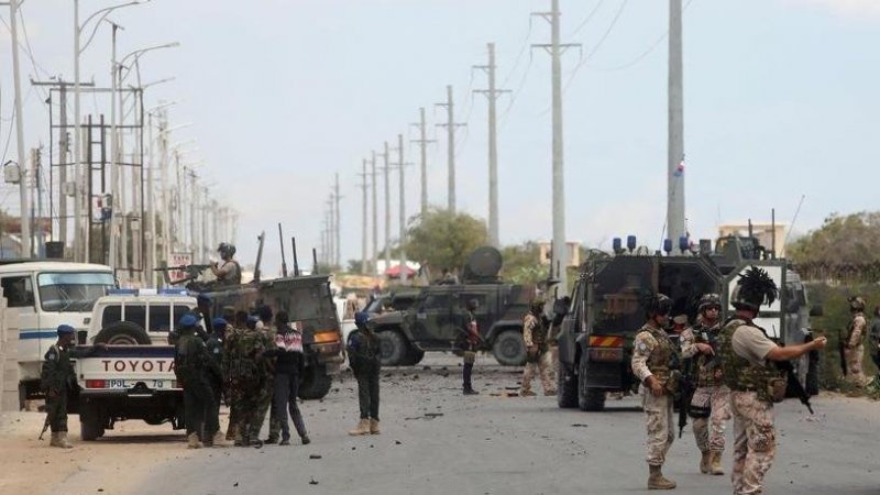 Somali'de askeri konvoya bombalı saldırı: 12 ölü