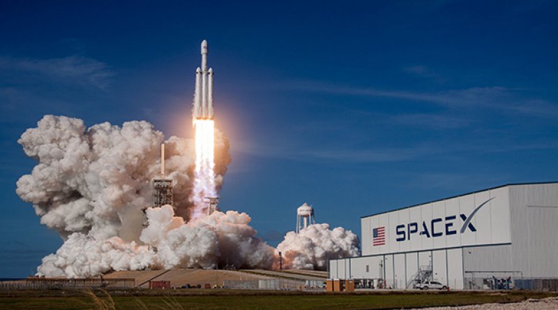 SpaceX uzaya uydu fırlatma rekorunu geliştirdi