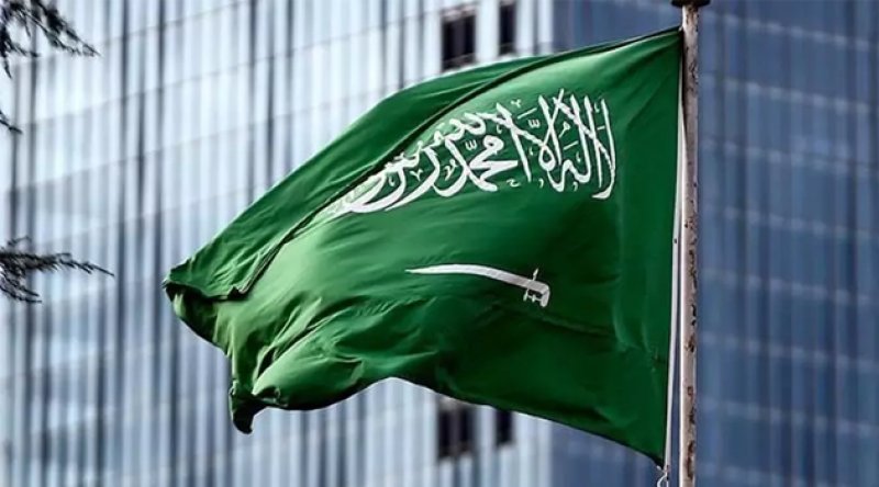 Suudi Arabistan'da 30 günlük toplanma yasağı