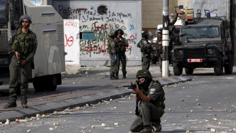Terörist İsrail güçleri Filistinli sivillere saldırdı