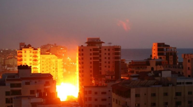 Hamas Tel Aviv’e 130 roket attı
