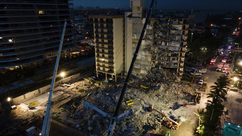 ABD'nin Florida eyaletinde çöken binanın enkazında 2 kişinin daha cesedine ulaşıldı