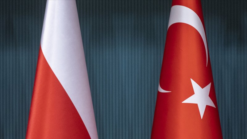 Polonya, Türkiye'ye yönelik seyahat kısıtlamasını kaldırdı