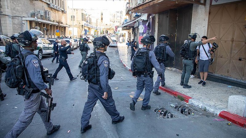 İsrail polisinden Kudüs'te Filistinlilere saldırı: 10 yaralı