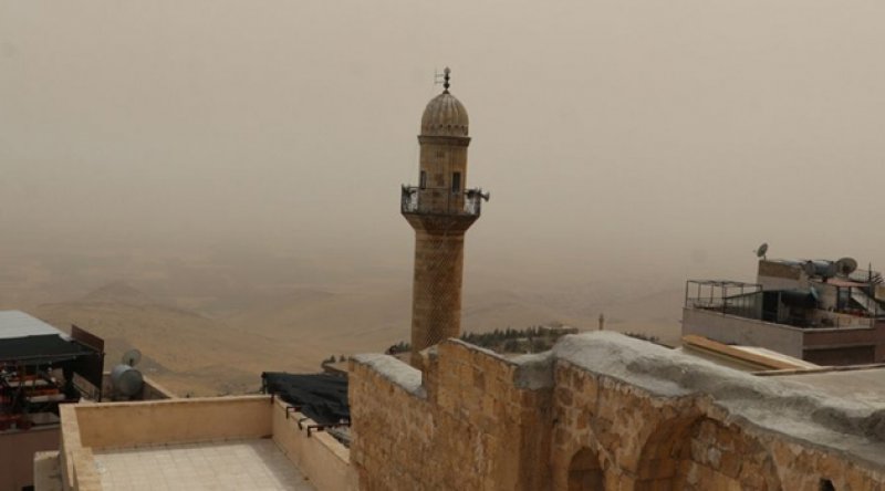 Mardin'de toz fırtınası çıktı