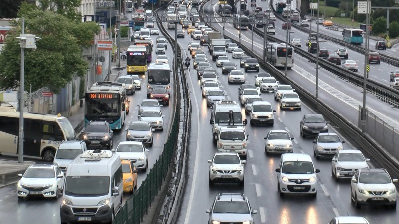 kısıtlama sonrası İstanbul'da trafik yoğunluğu
