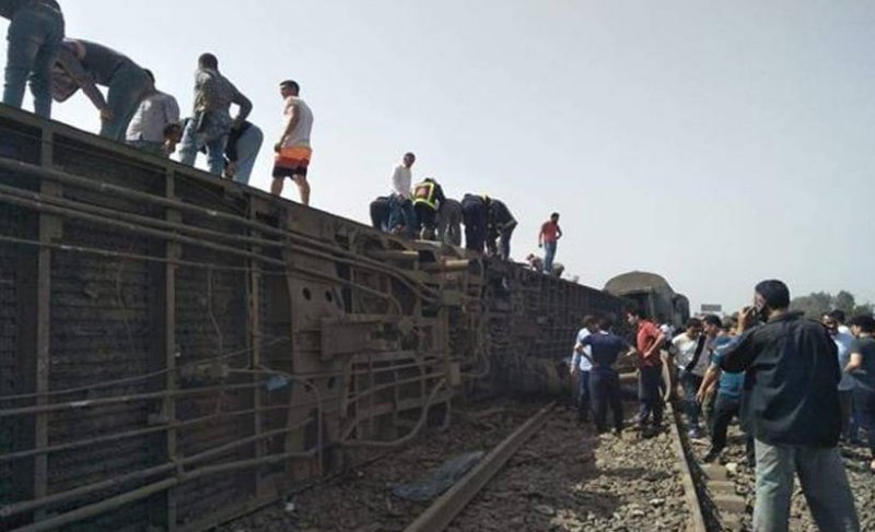 Mısır’da feci tren kazası: 100'den fazla yaralı var