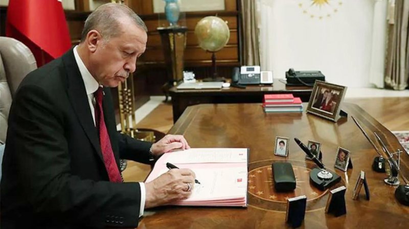 Erdoğan 5 üniversiteye rektör atadı, YÖK'te 6 üyenin görevine son verdi