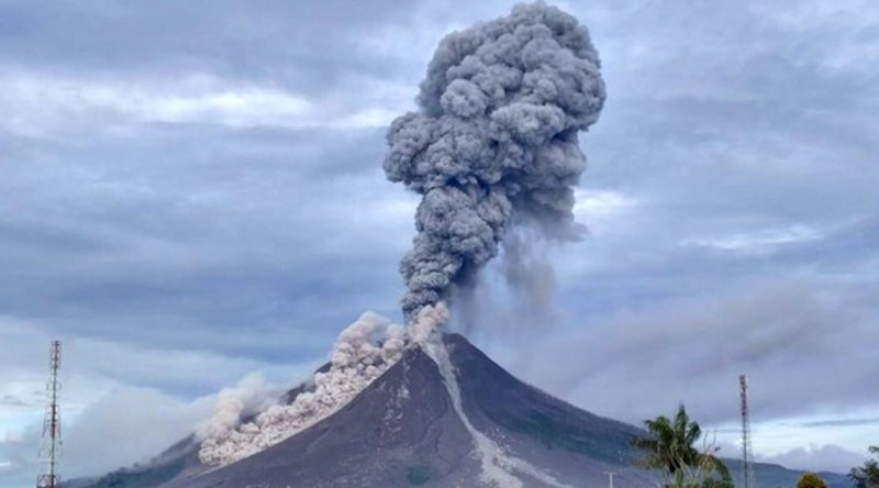 Merapi Yanardağı’nda son 24 saatte 52 patlama