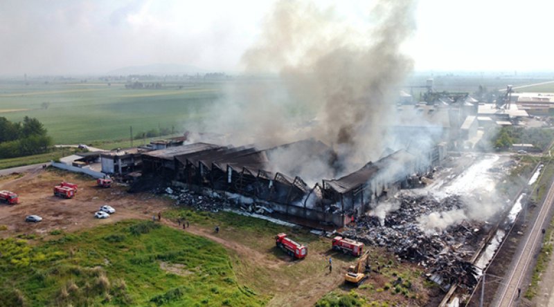 Osmaniye'de fabrika yangını