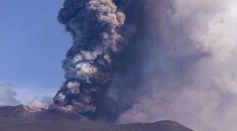 Volkanik yanardağ faaliyete geçti