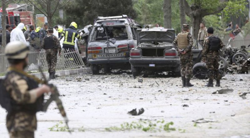 Afganistan'da intihar saldırısı: 3 NATO askeri öldü