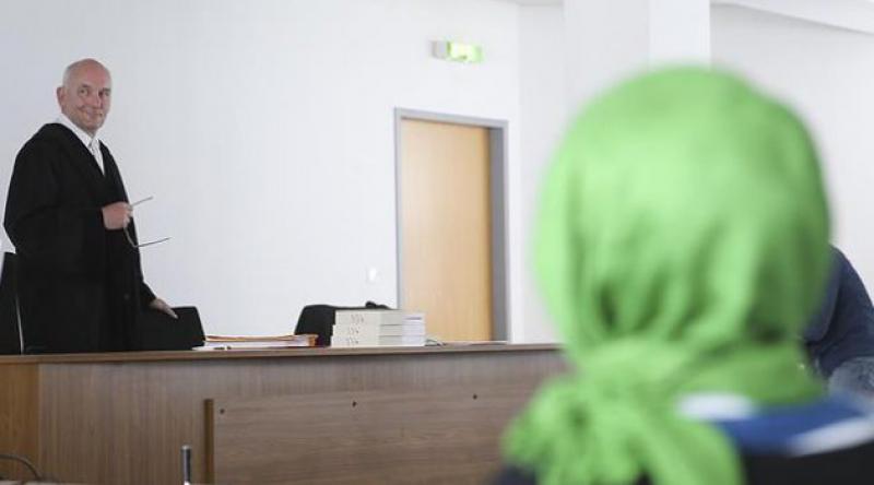 Alman Mahkemesinden Başörtüsü Aleyhtarı Çifte Karar 