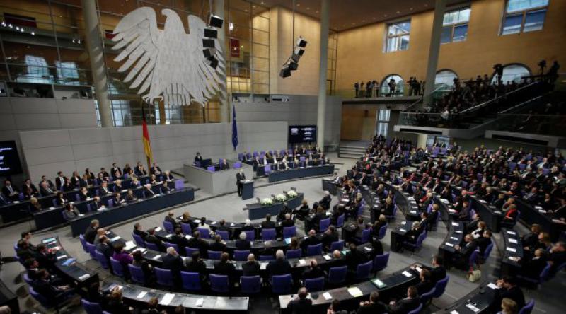 Almanya'da üçüncü cinsiyete meclis onayı