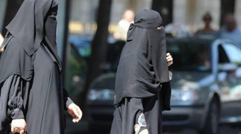 BM, Fransa'daki burka yasağını araştırıyor