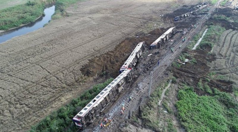 Çorlu tren kazasında hayatını kaybedenlerin yakınları nöbete başlıyor