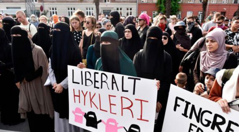 Danimarka'da Binler Sokakta! Burka Yasağına Tepkiler Büyüyor