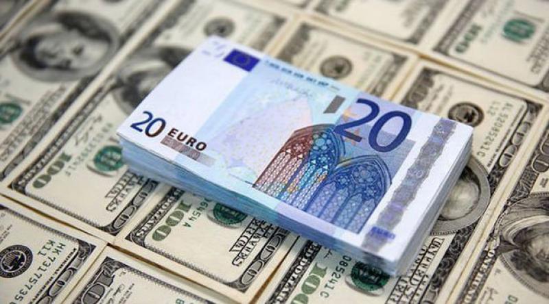 Dolar ve Euro Tarihi Rekorunu Yeniledi
